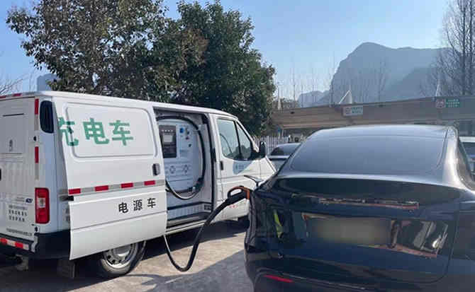奇台汽车搭电